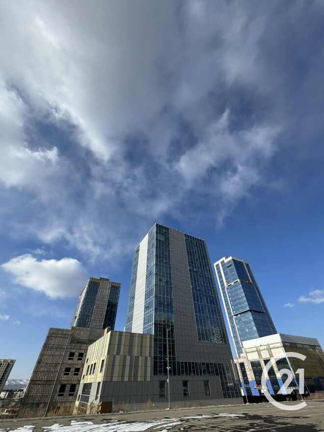 Яармаг, хотын захиргааны урд Язгууртан тауэр/Yazguurtan towert 460 мкв оффис талбай худалдана